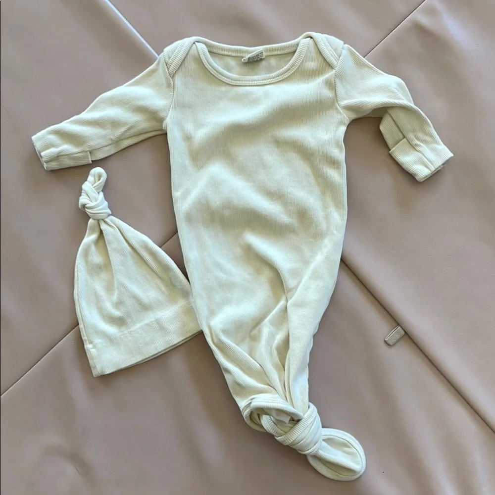 Mushie Knotted Gown with Hat 0-3 months ivory - Picture 2 of 4